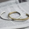 Shop Jonc fin martelé Femme Montres Et Bijoux