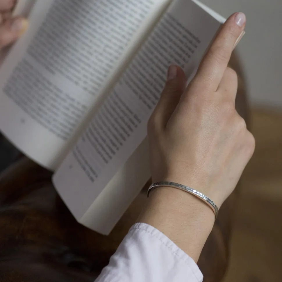 Shop Jonc fin martelé Femme Montres Et Bijoux